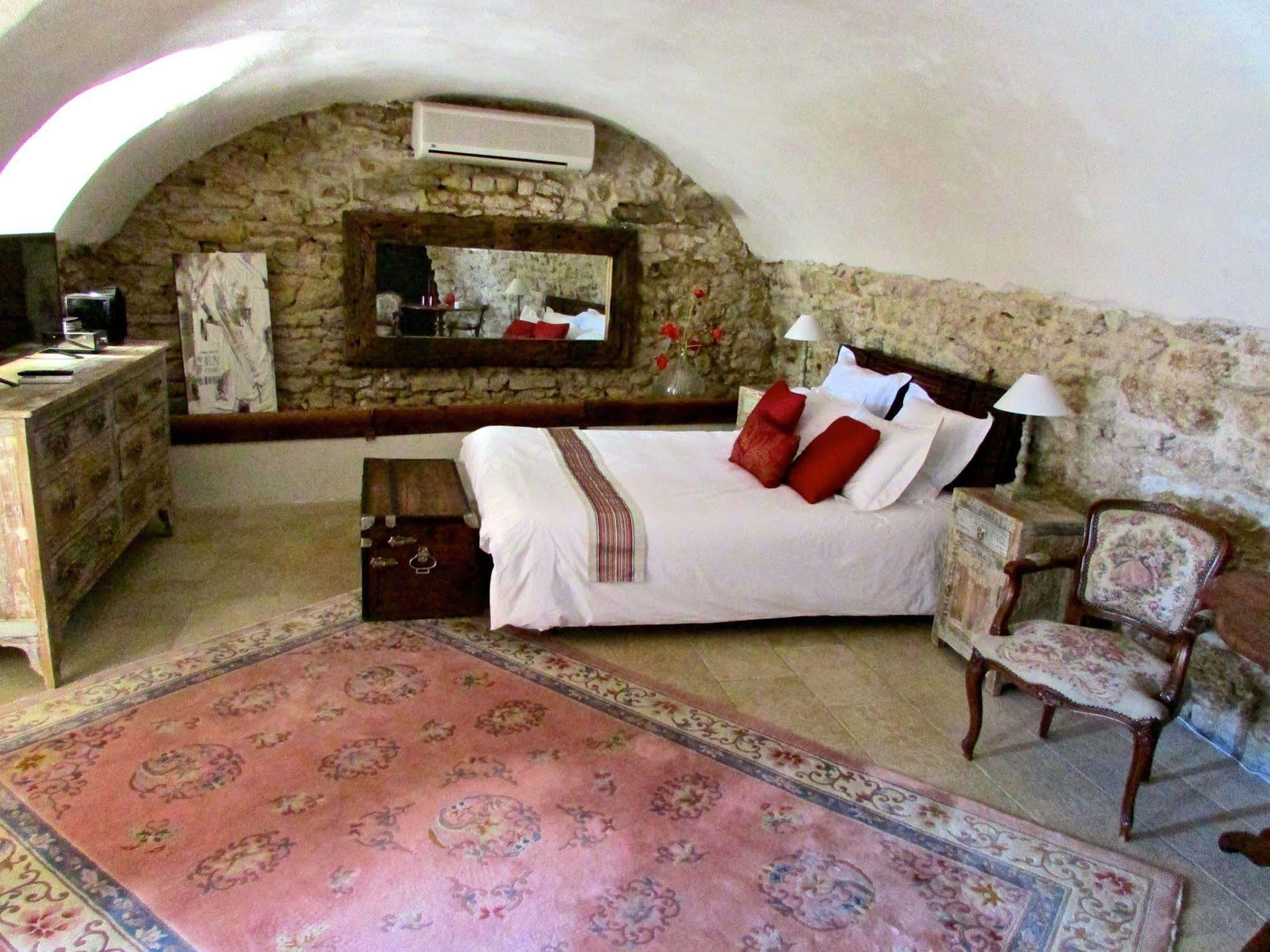 Le Clos Du Cher En Beaujolais Saint-Germain-Nuelles Bagian luar foto